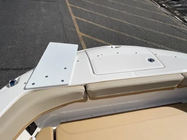 Slide: The Image of Bayliner Trophy T22SC 2025 - 59