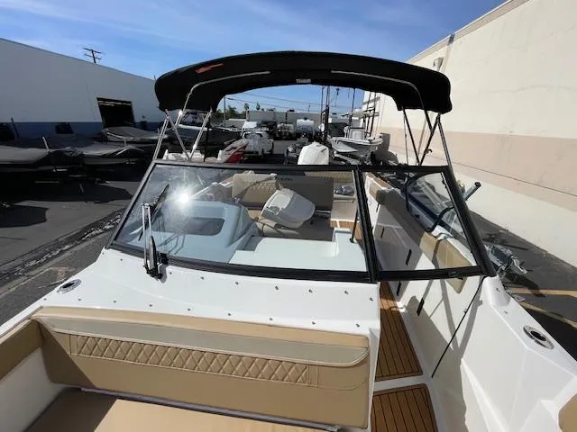 Slide: The Image of Bayliner Trophy T22SC 2025 - 60