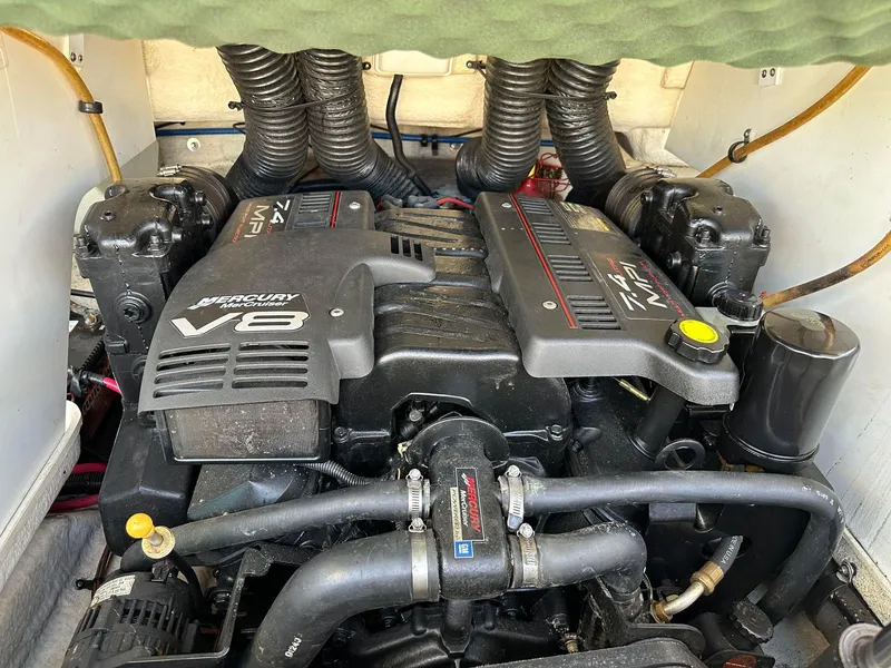 Slide: The Image of Engine of a 2001 Sea Ray 260 Bow Rider boat, featuring a powerful Mercury V8. - 6