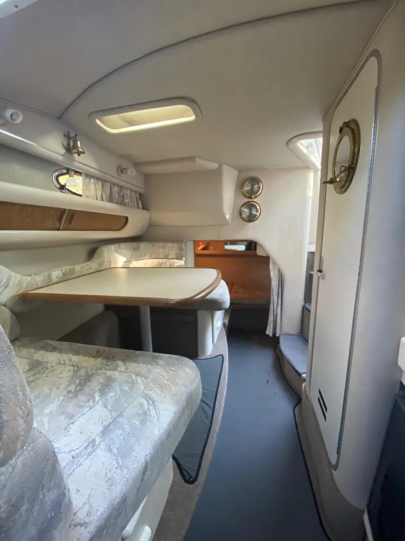 Slide: The Image of Sea Ray 290 Sundancer 1995 - 10