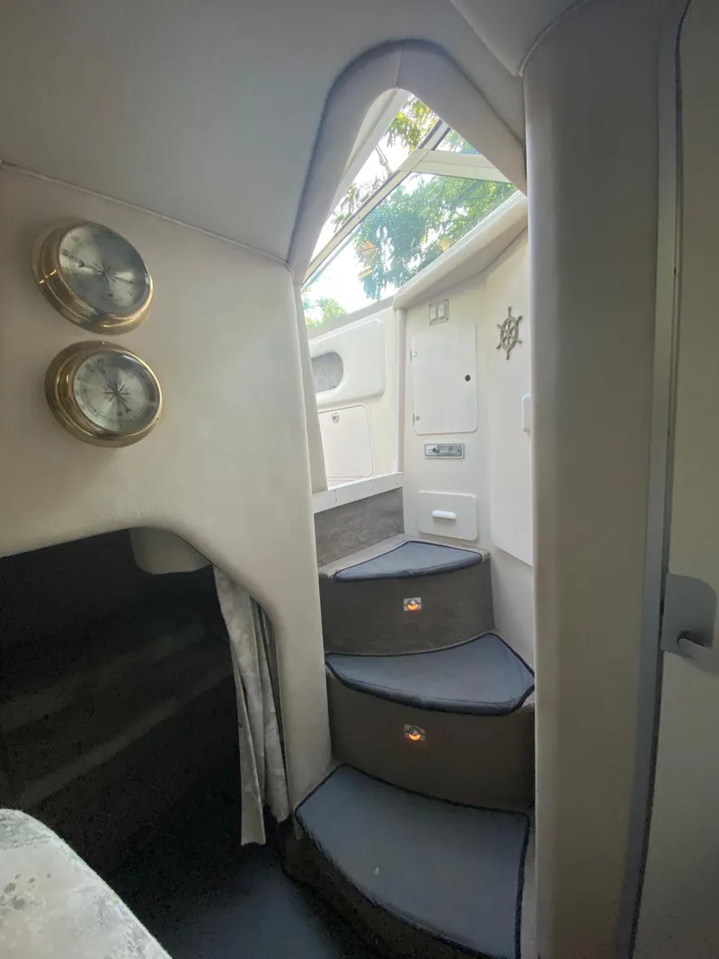 Slide: The Image of Sea Ray 290 Sundancer 1995 - 11