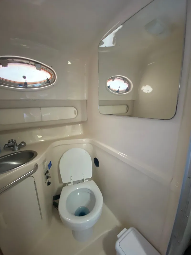 Slide: The Image of Sea Ray 290 Sundancer 1995 - 12