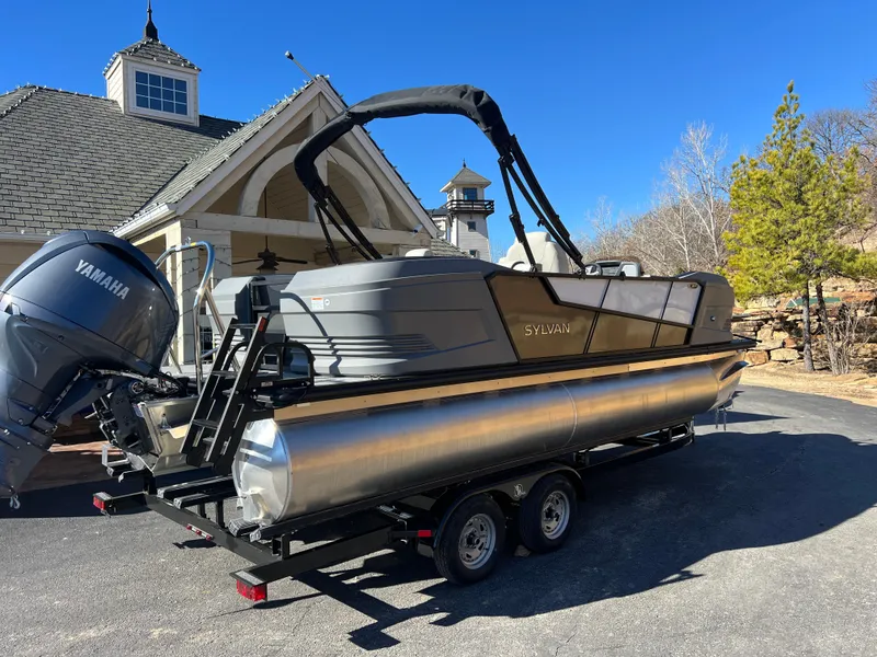 Slide: The Image of Sylvan A-Series 22 LZ DH Sport 2025 - 3