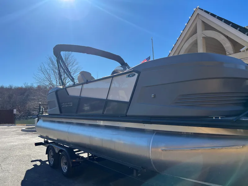 Slide: The Image of Sylvan A-Series 22 LZ DH Sport 2025 - 4