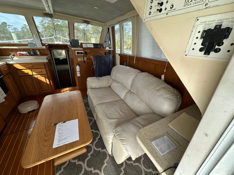 Slide: The Image of Mainship 350 Trawler 1998 - 51