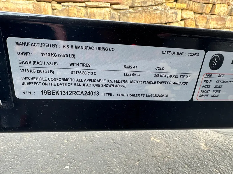 Slide: The Image of Label on 2024 Starcraft LX 20 CB trailer, showing specifications and compliance details. - 21