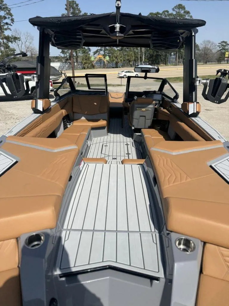 Slide: The Image of Nautique Super Air Nautique G25 2025 - 12