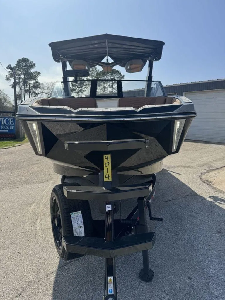 Slide: The Image of Nautique Super Air Nautique G25 2025 - 15