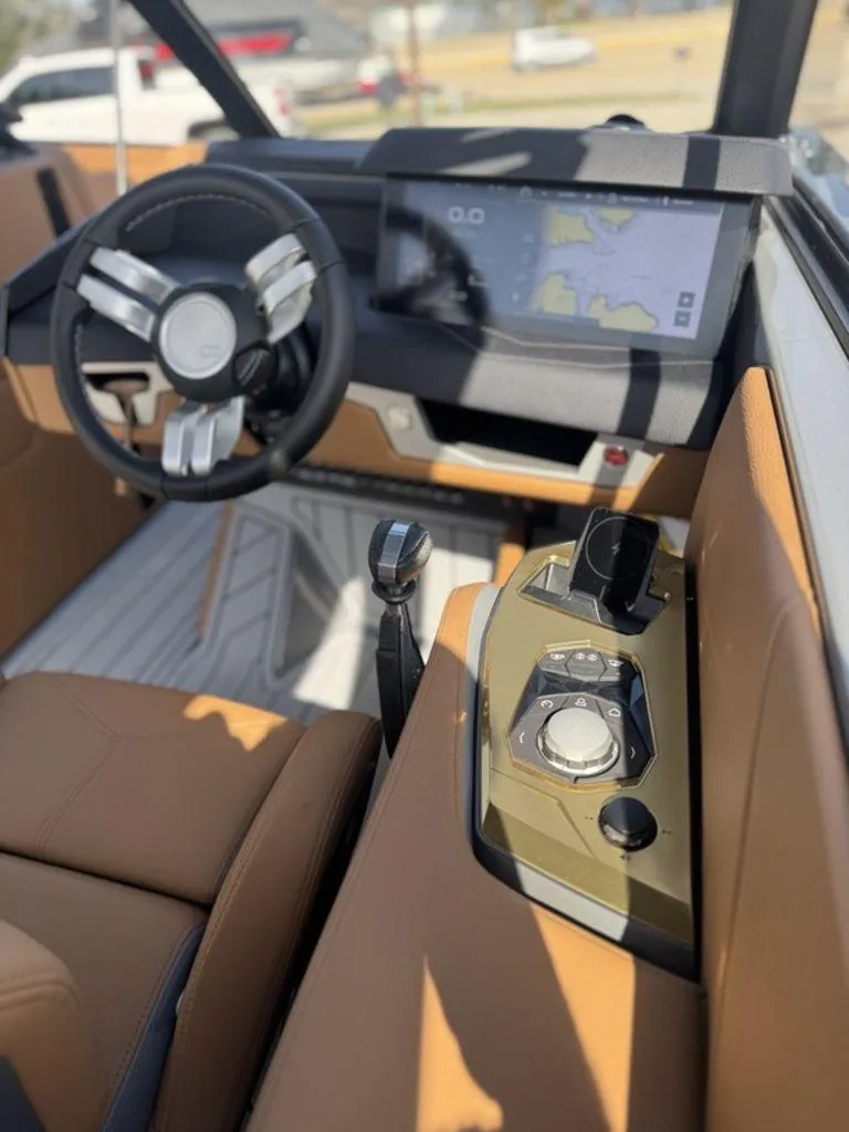 Slide: The Image of Nautique Super Air Nautique G25 2025 - 4