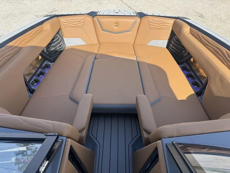 Slide: The Image of Nautique Super Air Nautique G25 2025 - 6