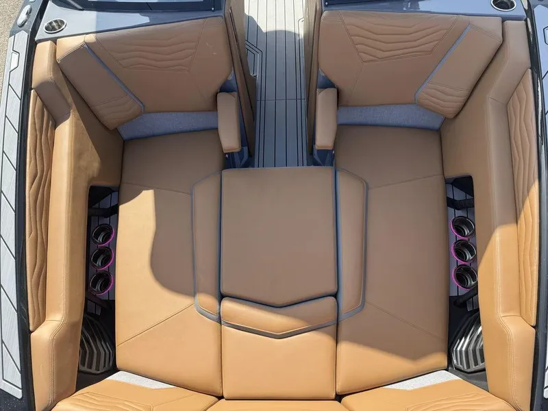 Slide: The Image of Nautique Super Air Nautique G25 2025 - 7