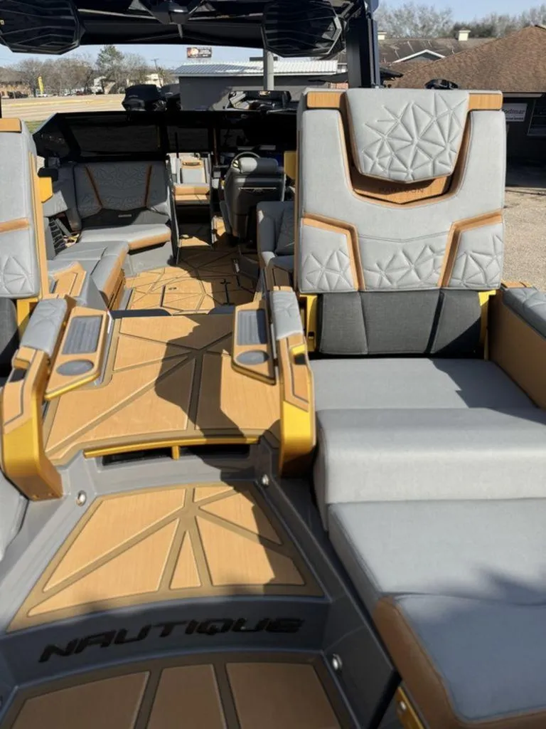 Slide: The Image of Nautique Super Air Nautique G25 Paragon 2025 - 13