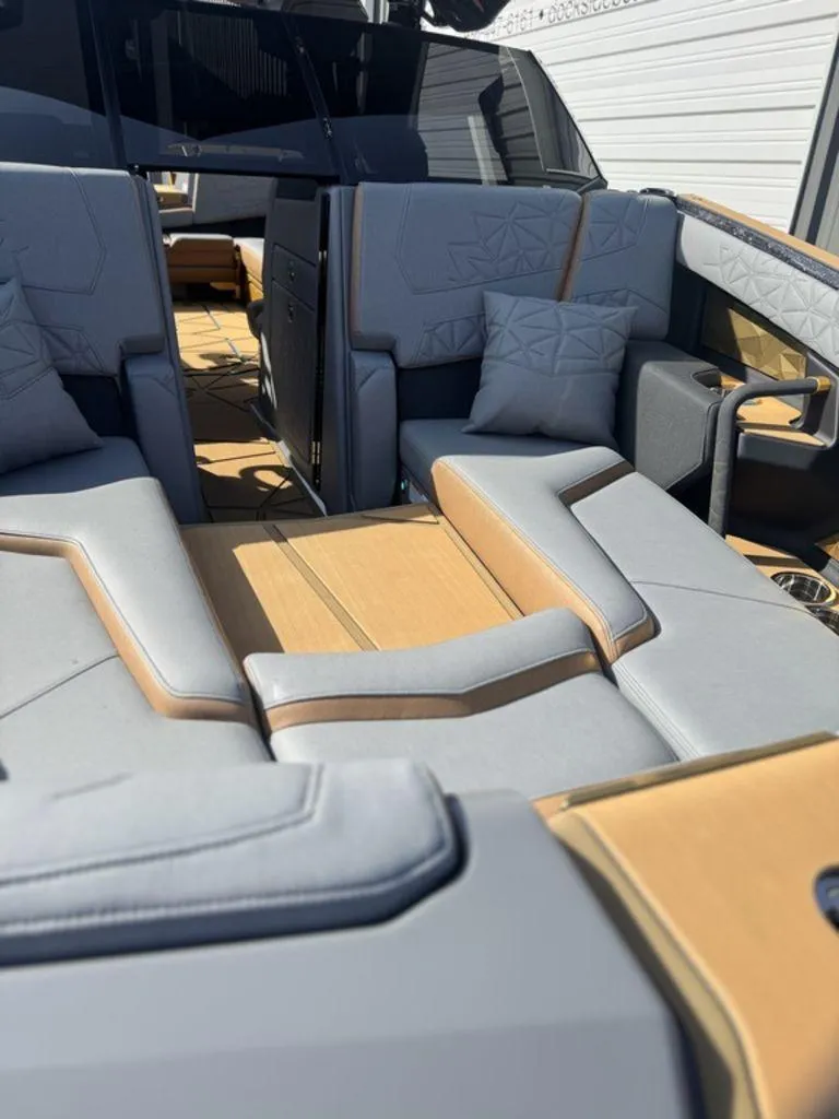 Slide: The Image of Nautique Super Air Nautique G25 Paragon 2025 - 17