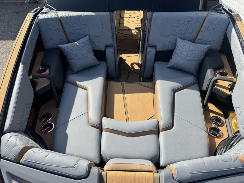 Slide: The Image of Nautique Super Air Nautique G25 Paragon 2025 - 2