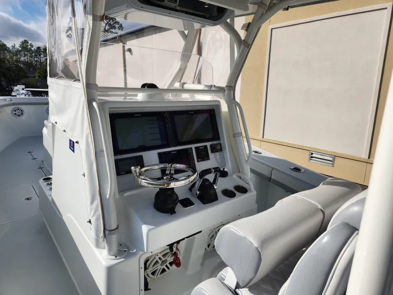 Slide: The Image of Yellowfin 34 Offshore 2017 - 50