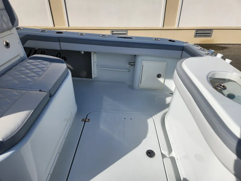 Slide: The Image of Yellowfin 34 Offshore 2017 - 57