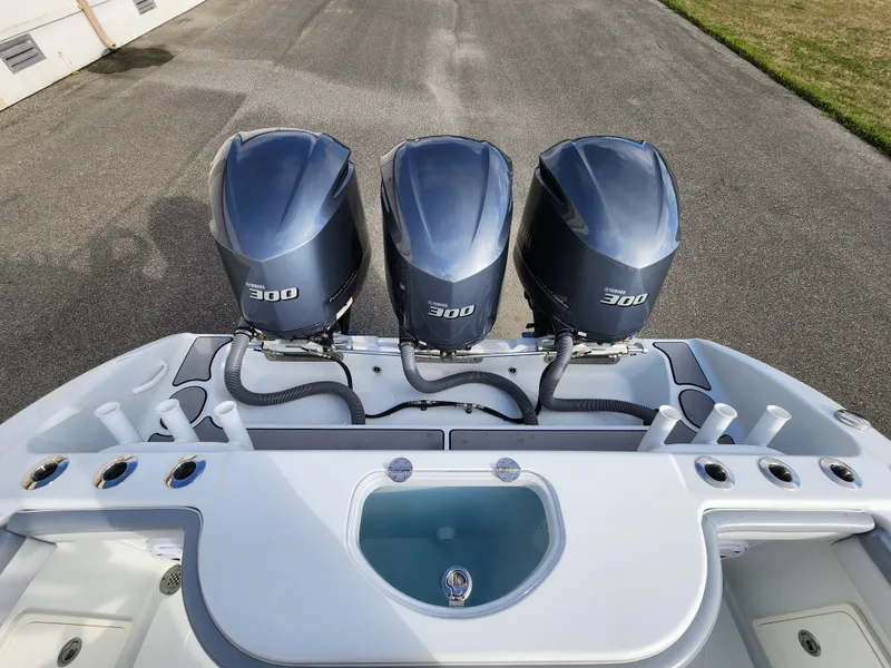 Slide: The Image of Yellowfin 34 Offshore 2017 - 60