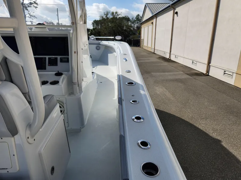 Slide: The Image of Yellowfin 34 Offshore 2017 - 67