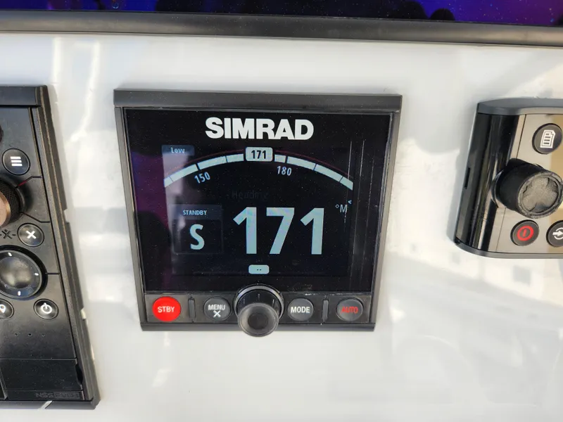 Slide: The Image of Yellowfin 34 Offshore 2017 - 71