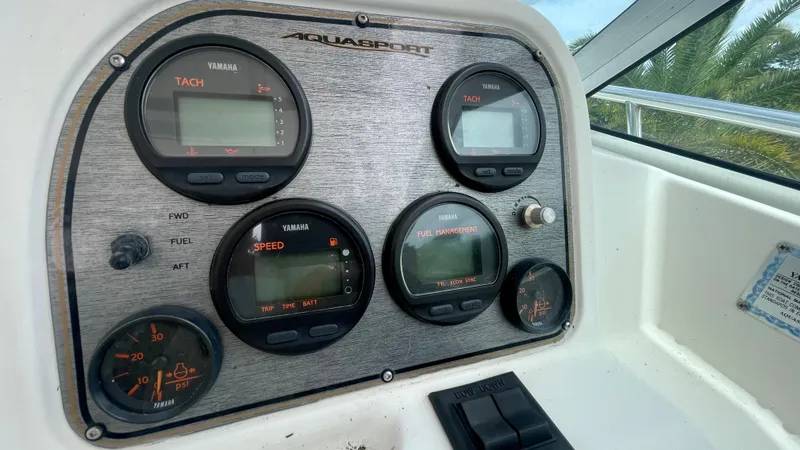 Slide: The Image of Aquasport 275 Explorer 2004 - 35