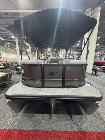 Slide: The Image of Crest Classic 220 SLRC Tritoon 2025 - 14