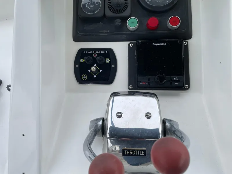 Slide: The Image of Control panel of 1987 Lien Hwa 47' Mark III Sundeck Motor Yacht. - 10