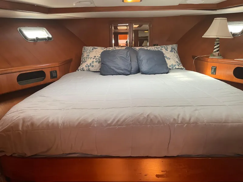 Slide: The Image of Cozy bedroom in 1987 Lien Hwa 47' Mark III Sundeck Aft Cabin Motor Yacht. - 33