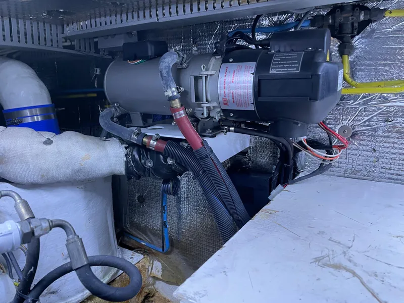 Slide: The Image of Engine room of 1987 Lien Hwa 47' Mark III Sundeck Aft Cabin Motor Yacht. - 47