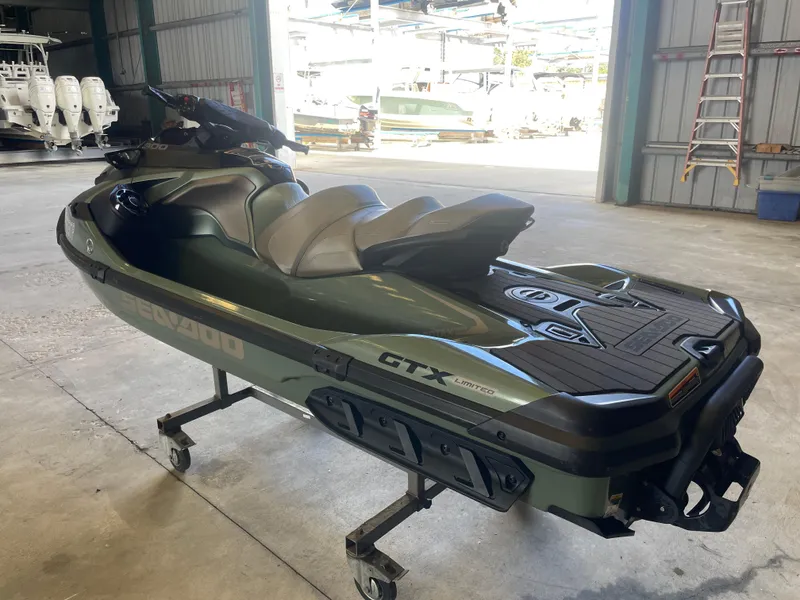 Slide: The Image of Sea-Doo GTX Limited 300 2023 - 2