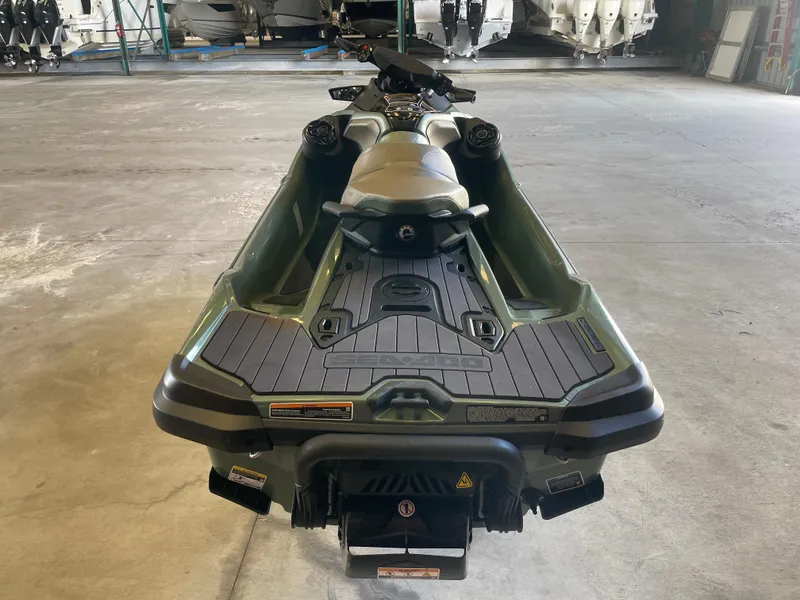 Slide: The Image of Sea-Doo GTX Limited 300 2023 - 3
