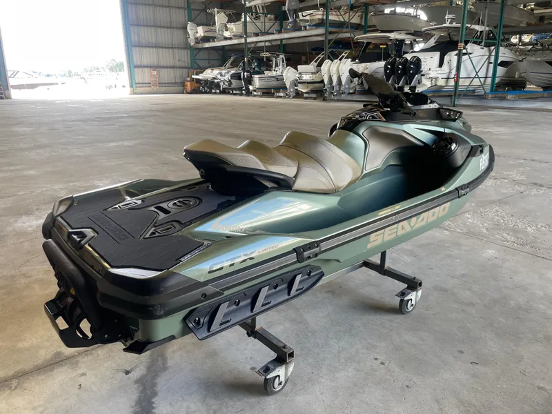 Slide: The Image of Sea-Doo GTX Limited 300 2023 - 4