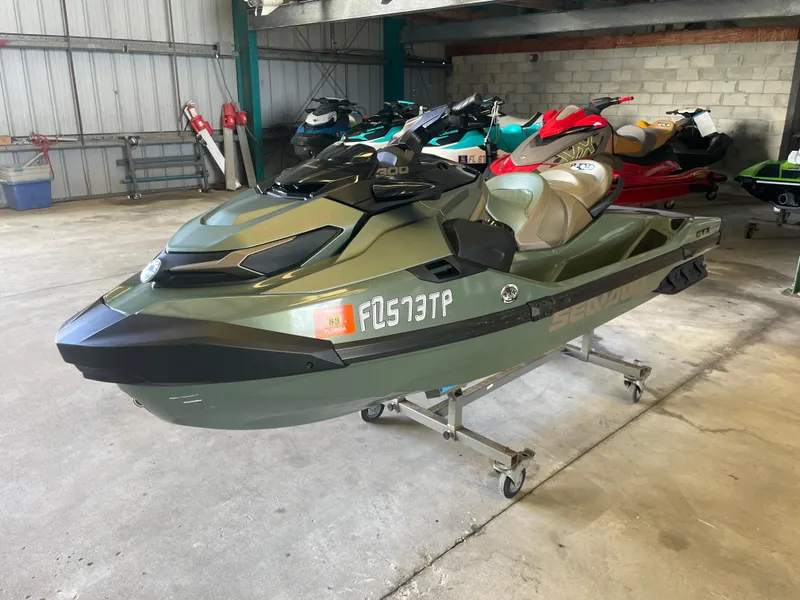 Slide: The Image of Sea-Doo GTX Limited 300 2023 - 5