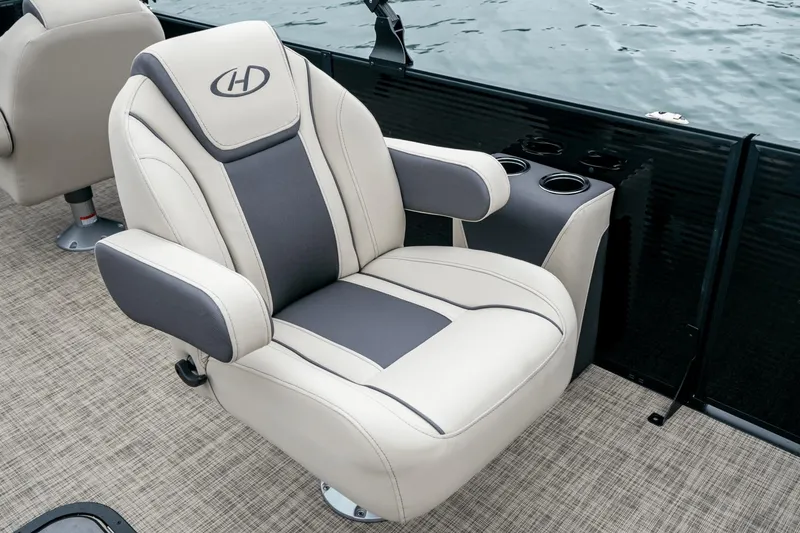 Slide: The Image of Harris 210 Cruiser 2025 - 3