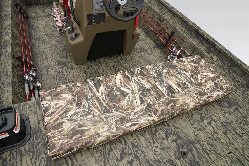 Slide: The Image of Tracker Grizzly 1860 CC 2025 - 22