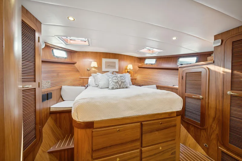 Slide: The Image of Owner cabin - 19