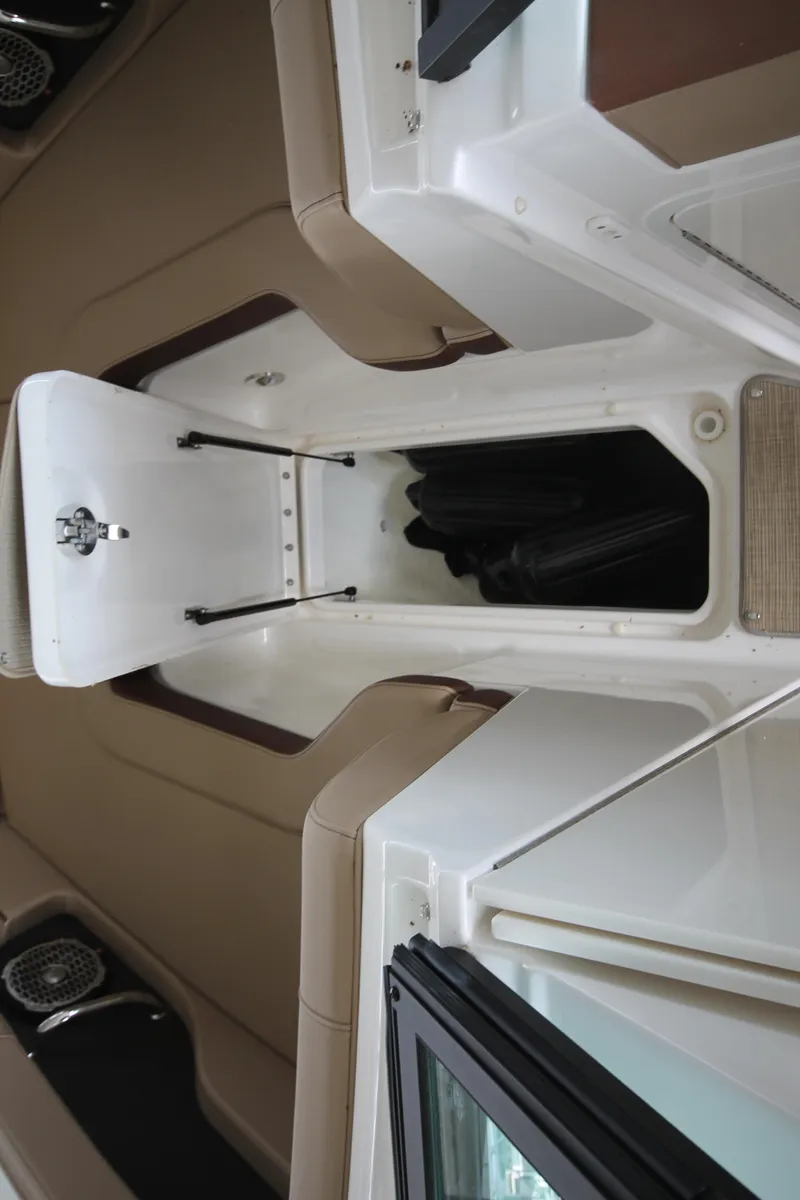 Slide: The Image of Sea Ray SDX 220 2017 - 20