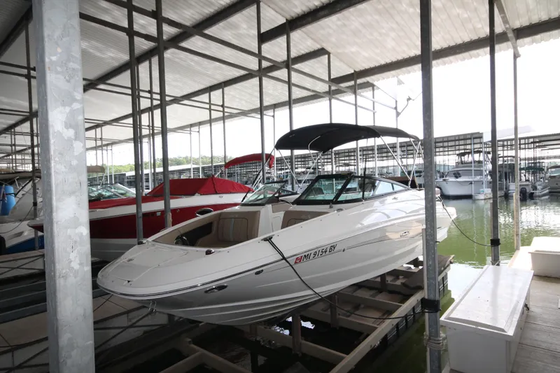 Slide: The Image of Sea Ray SDX 220 2017 - 5