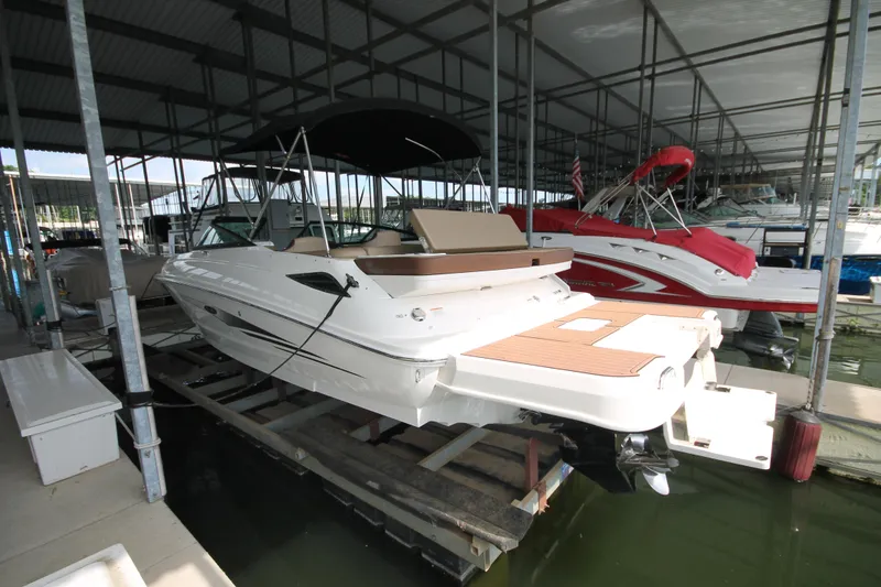 Slide: The Image of Sea Ray SDX 220 2017 - 6