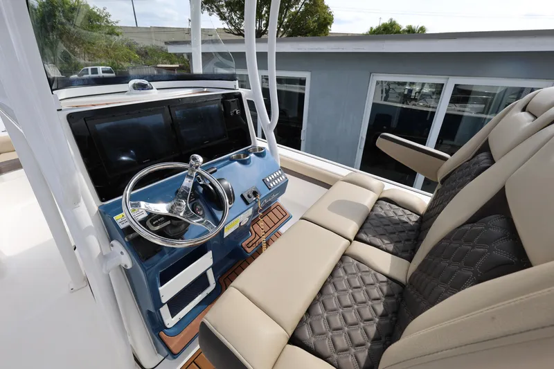 Slide: The Image of Tidewater 2500 Carolina Bay 2023 - 17