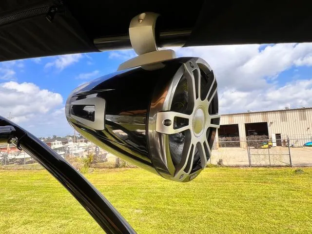 Slide: The Image of 2025 Aloha 23' Paradise Arch Sport Tower speaker against a sunny outdoor backdrop. - 22