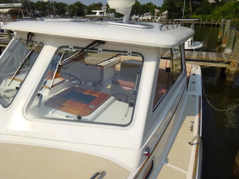 Slide: The Image of Hunt Yachts Surfhunter 29 2004 - 30