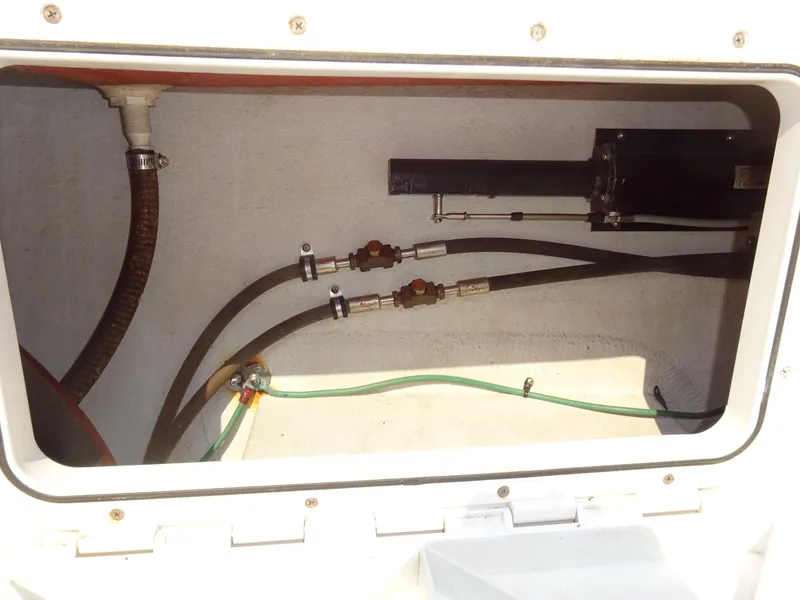 Slide: The Image of Hunt Yachts Surfhunter 29 2004 - 37