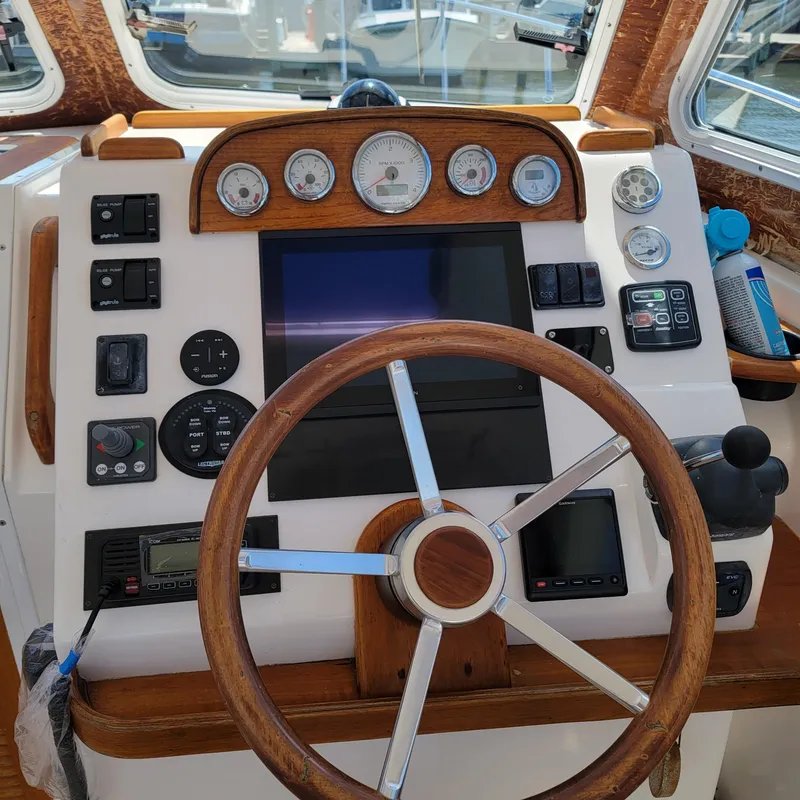 Slide: The Image of Hunt Yachts Surfhunter 29 2004 - 39