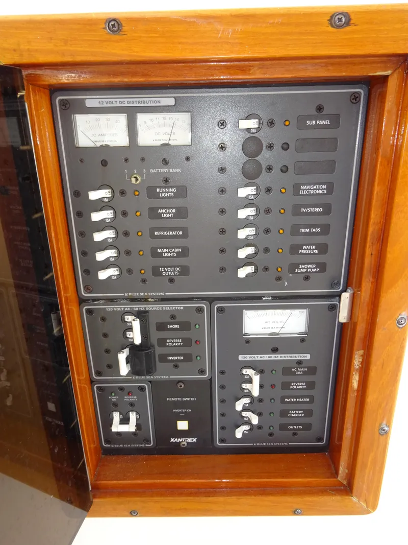 Slide: The Image of Hunt Yachts Surfhunter 29 2004 - 43