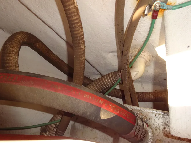 Slide: The Image of Hunt Yachts Surfhunter 29 2004 - 44