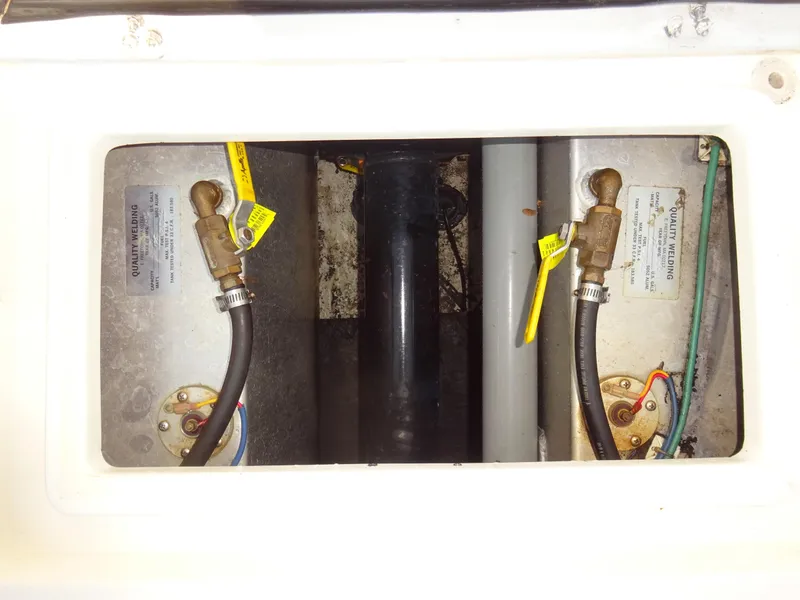 Slide: The Image of Hunt Yachts Surfhunter 29 2004 - 48