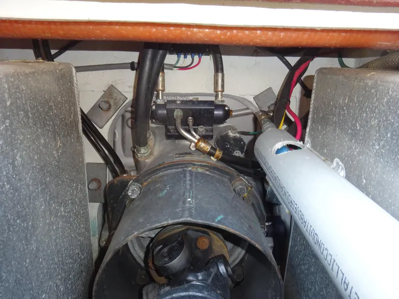 Slide: The Image of Hunt Yachts Surfhunter 29 2004 - 51