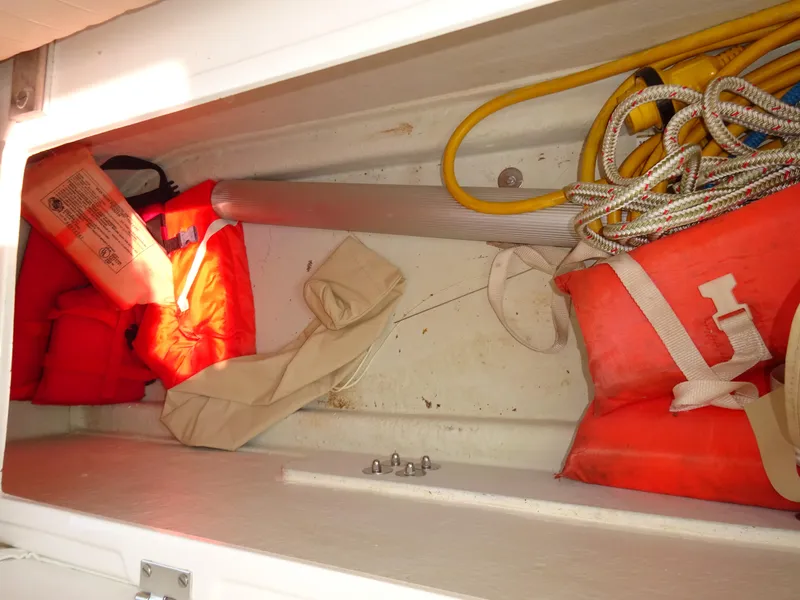 Slide: The Image of Hunt Yachts Surfhunter 29 2004 - 53