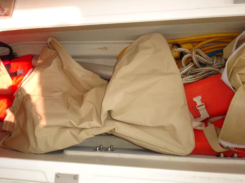 Slide: The Image of Hunt Yachts Surfhunter 29 2004 - 54