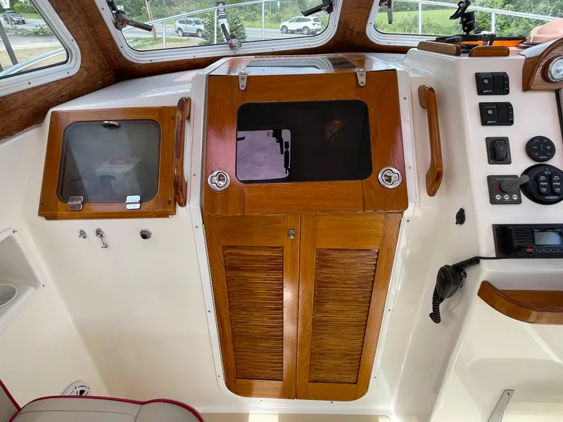 Slide: The Image of Hunt Yachts Surfhunter 29 2004 - 71